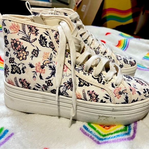 Shoes - Floral Patterned Platform Sneakers